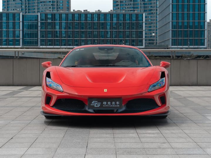 Фото 2 - Ferrari F8