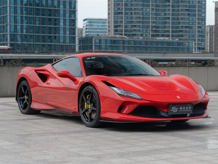 Фото 3 - Ferrari F8