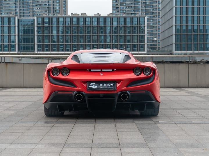 Фото 5 - Ferrari F8