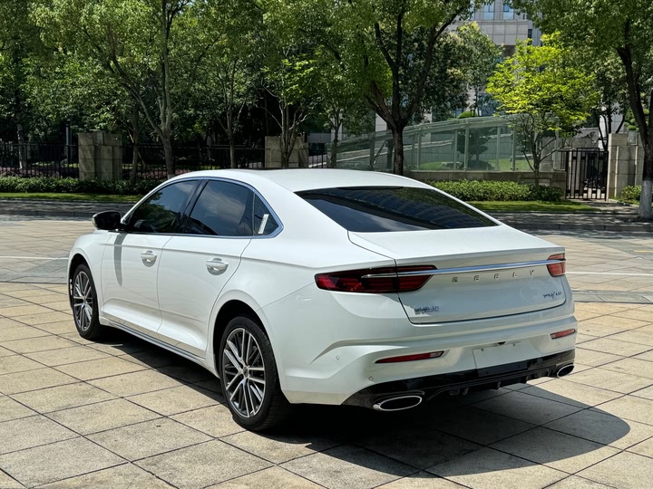 Фото 14 - Geely Preface