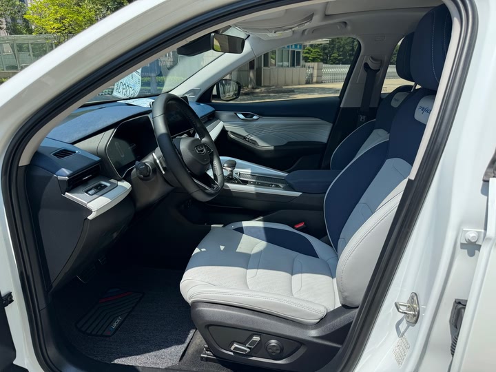 Фото 4 - Geely Preface