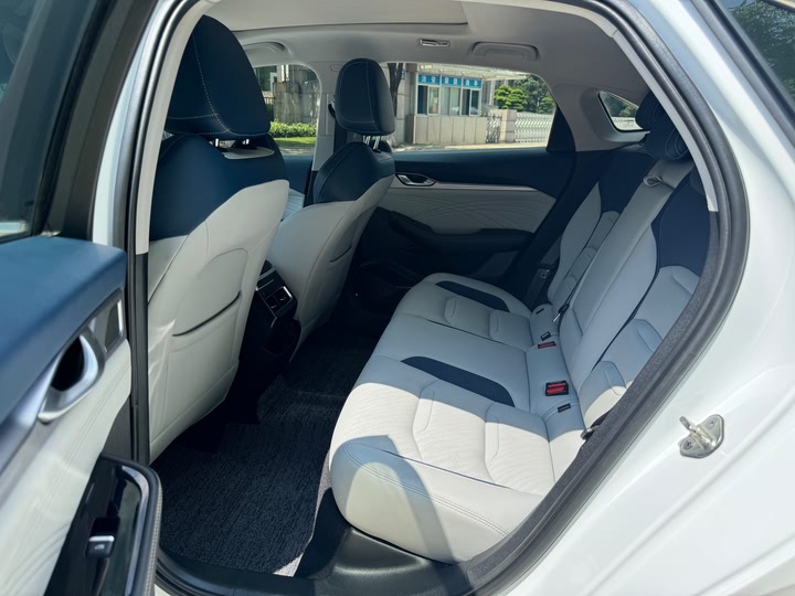 Фото 5 - Geely Preface