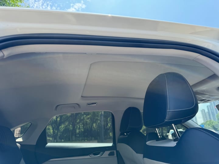 Фото 8 - Geely Preface