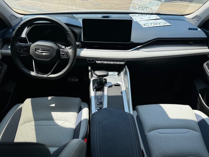 Фото 9 - Geely Preface