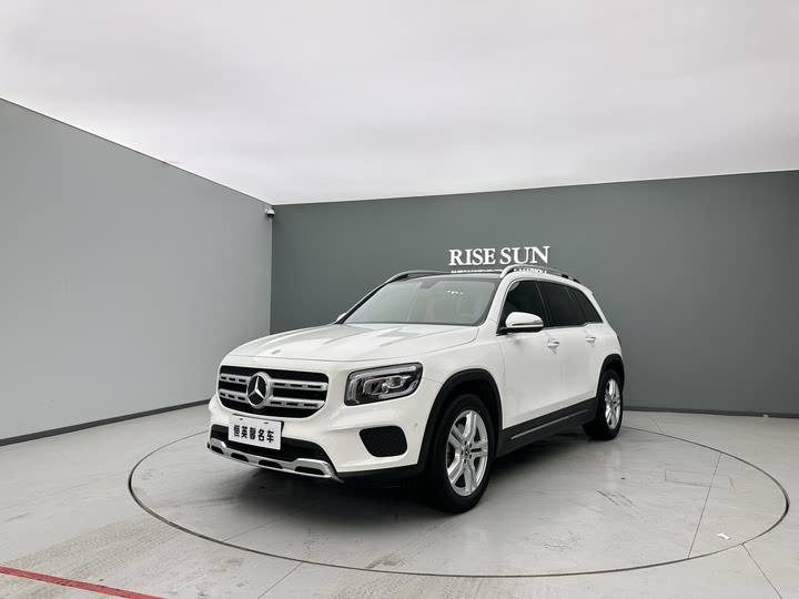 Фото 1 - Mercedes-Benz GLB-Class