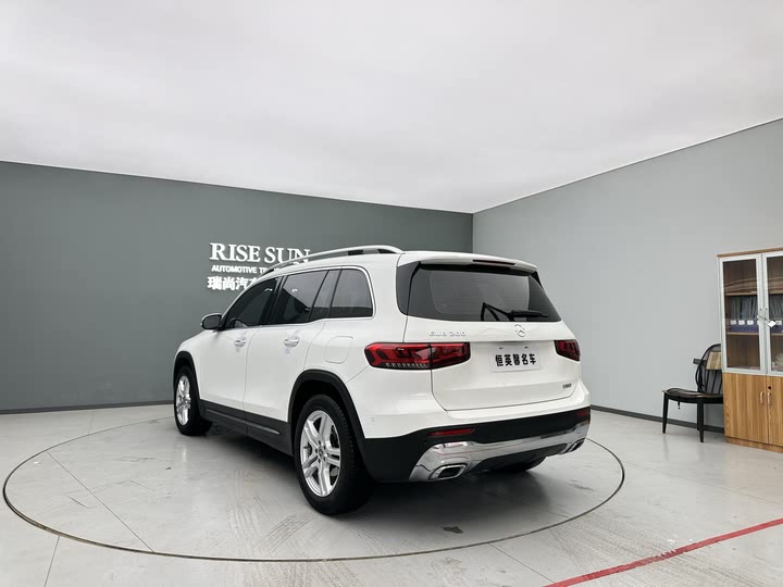 Фото 7 - Mercedes-Benz GLB-Class