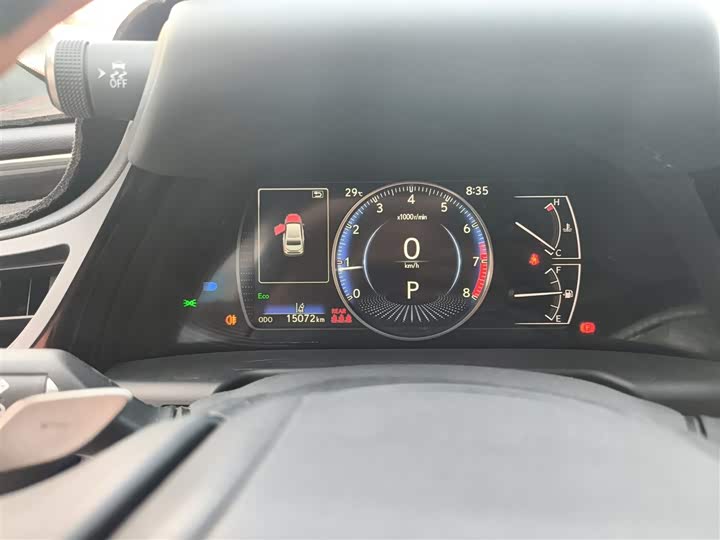 Фото 12 - Lexus ES