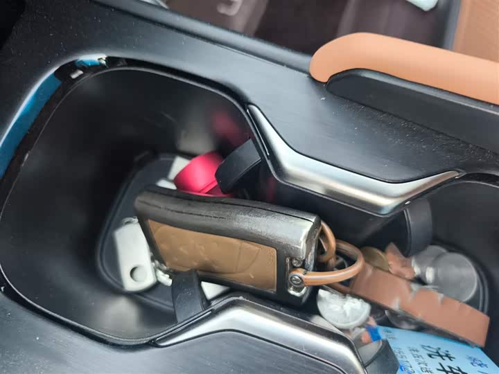 Фото 9 - Lexus ES