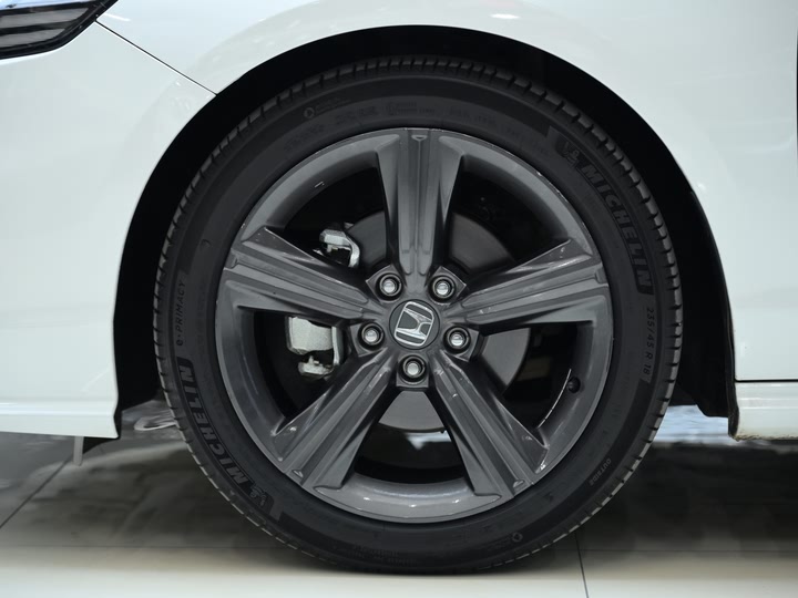 Фото 13 - Honda Inspire