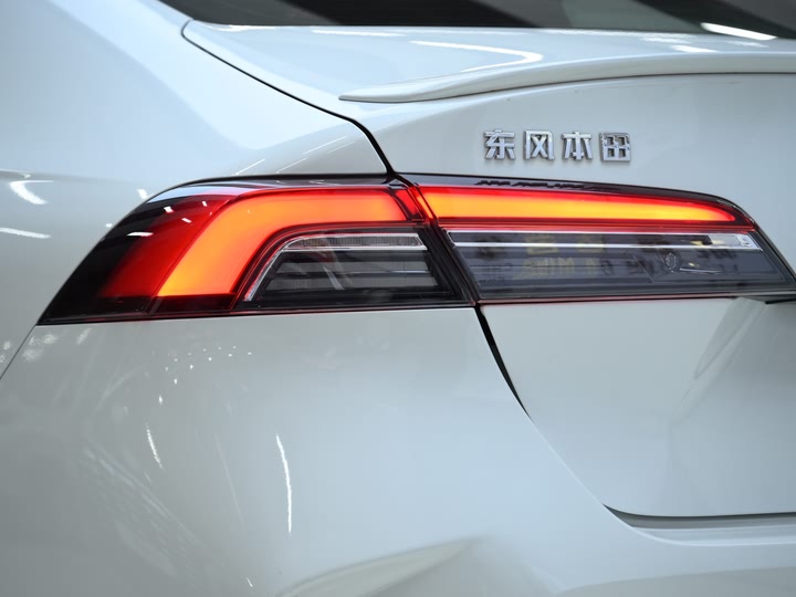 Фото 18 - Honda Inspire