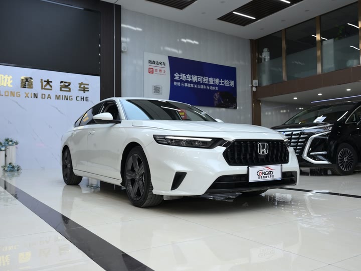 Фото 4 - Honda Inspire