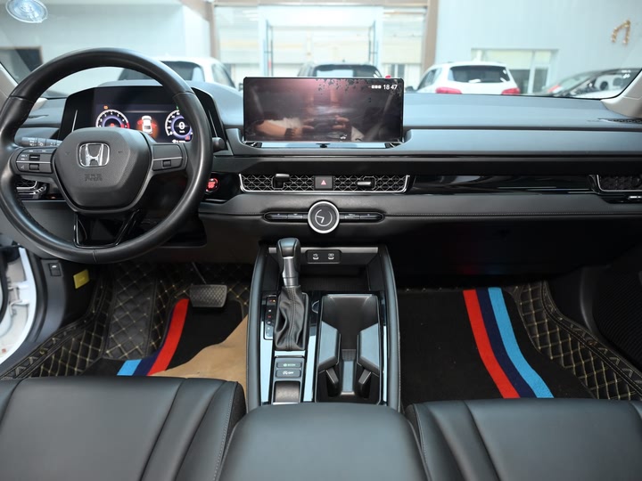 Фото 7 - Honda Inspire