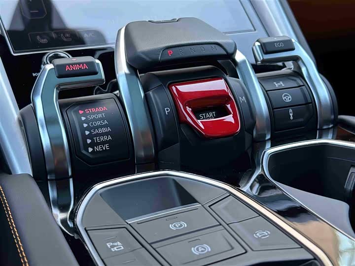 Фото 19 - Lamborghini Urus