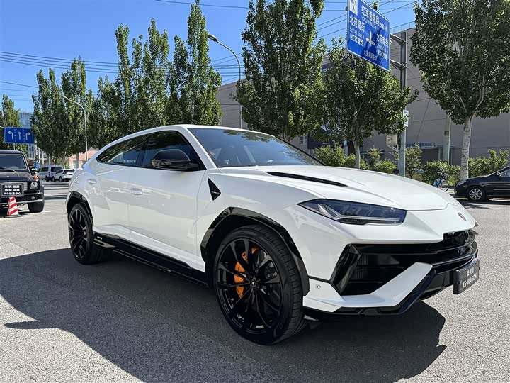Фото 4 - Lamborghini Urus