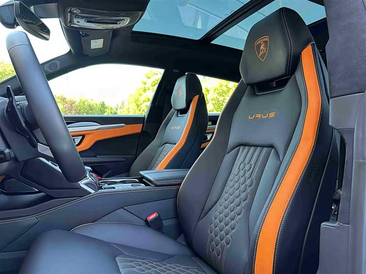 Фото 9 - Lamborghini Urus