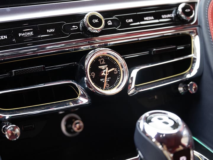 Фото 15 - Bentley Flying Spur