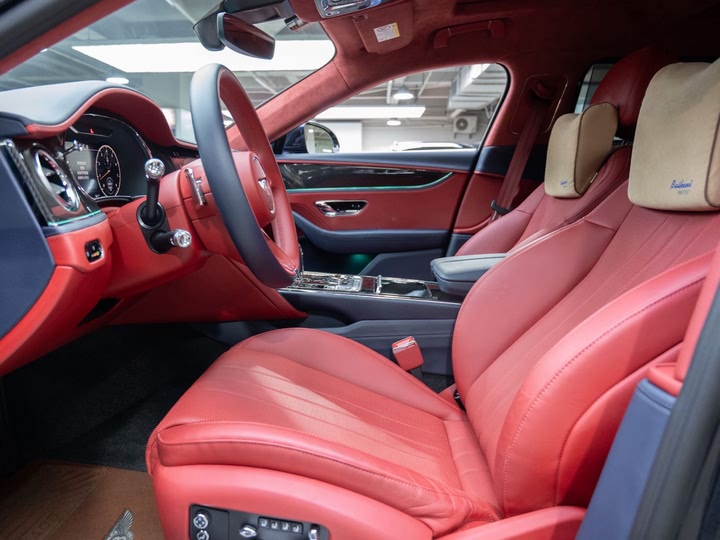 Фото 7 - Bentley Flying Spur