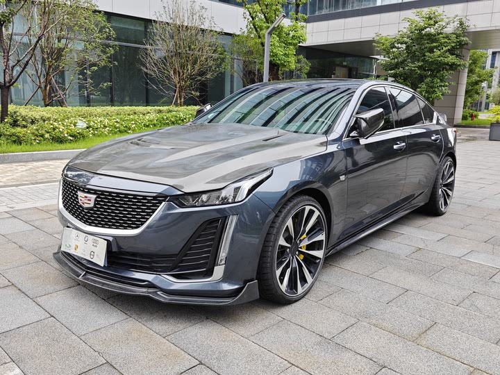 Фото 1 - Cadillac CT5