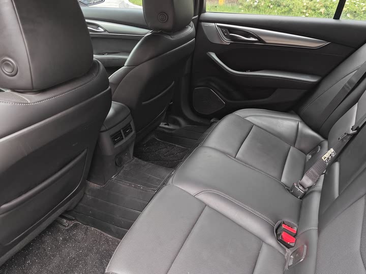 Фото 10 - Cadillac CT5