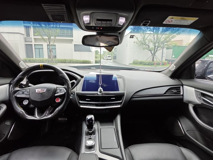 Фото 11 - Cadillac CT5