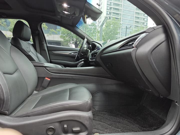 Фото 12 - Cadillac CT5