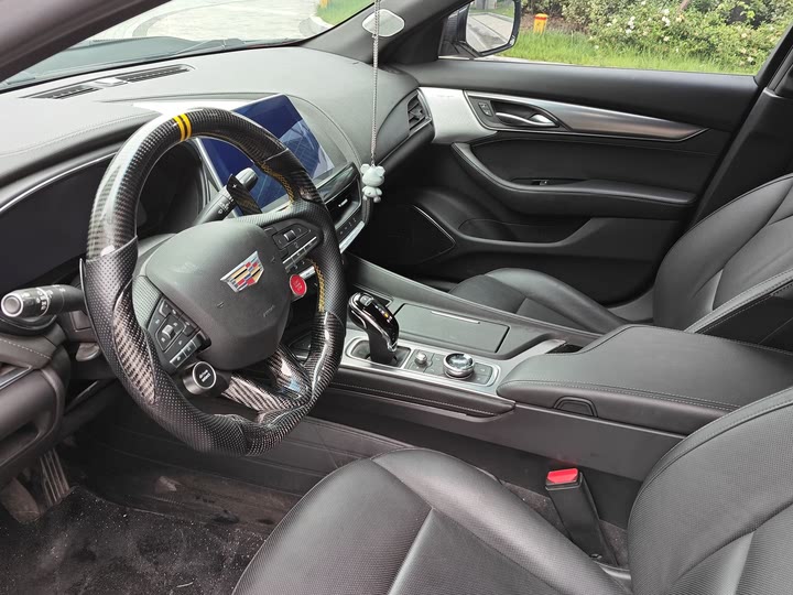 Фото 9 - Cadillac CT5