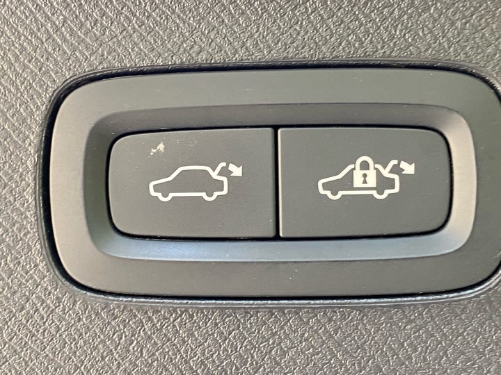 Фото 10 - Volvo XC90 Hybrid