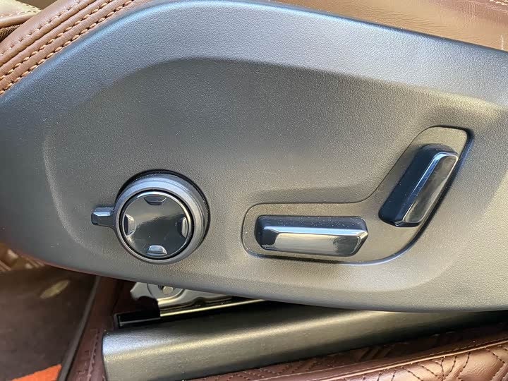 Фото 18 - Volvo XC90 Hybrid