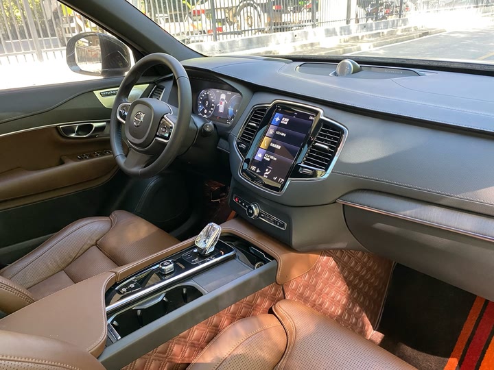 Фото 25 - Volvo XC90 Hybrid