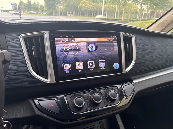 Фото 11 - Dongfeng Forthing Lingzhi M5