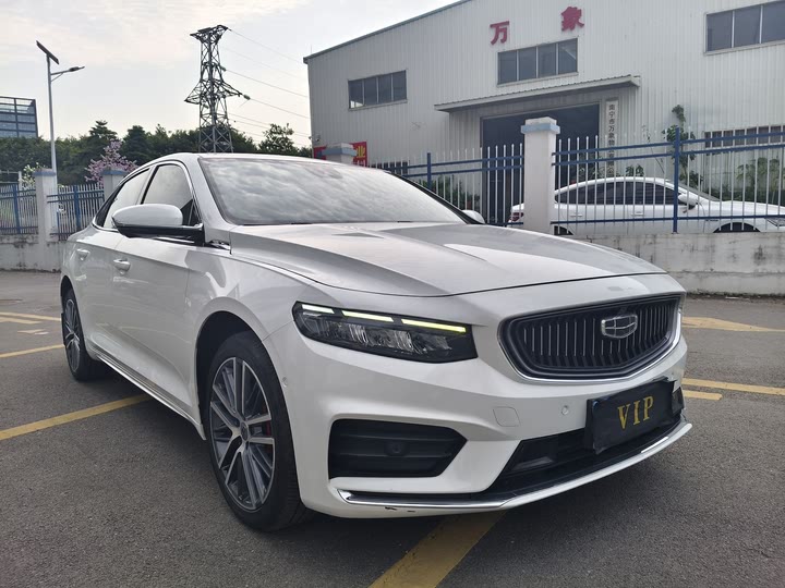 Фото 3 - Geely Preface