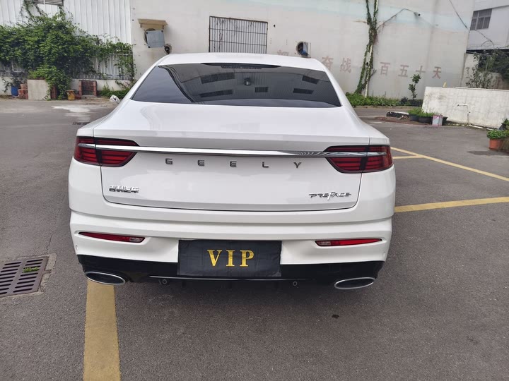 Фото 8 - Geely Preface