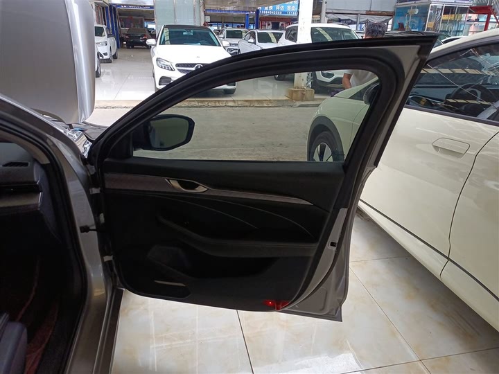 Фото 26 - Geely Preface