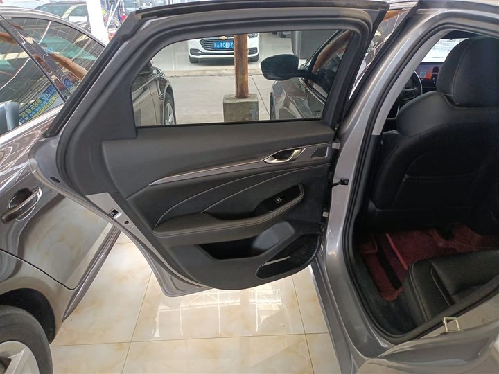 Фото 29 - Geely Preface