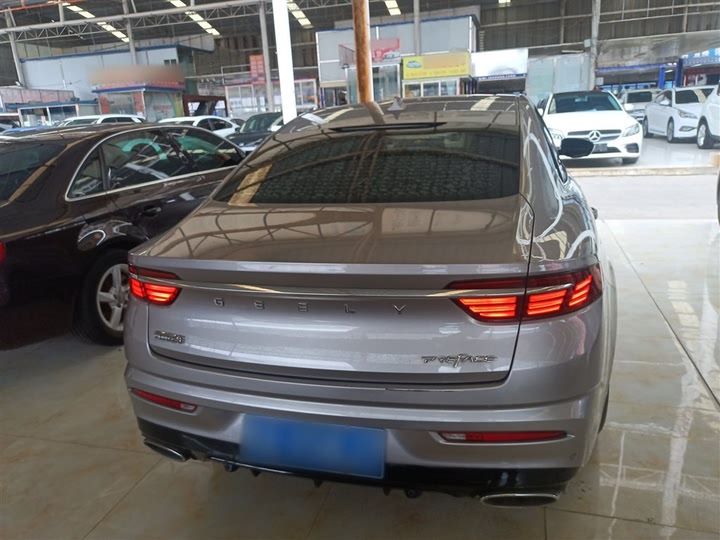 Фото 6 - Geely Preface