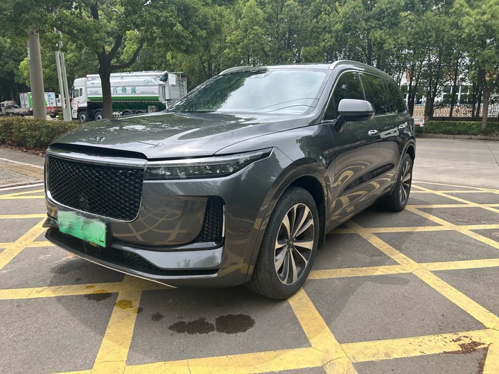 Фото 1 - LiXiang One