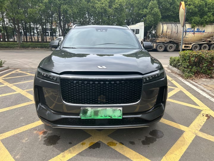 Фото 2 - LiXiang One