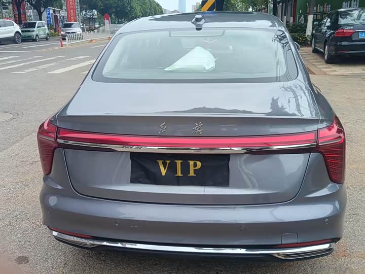 Фото 14 - Hongqi H5