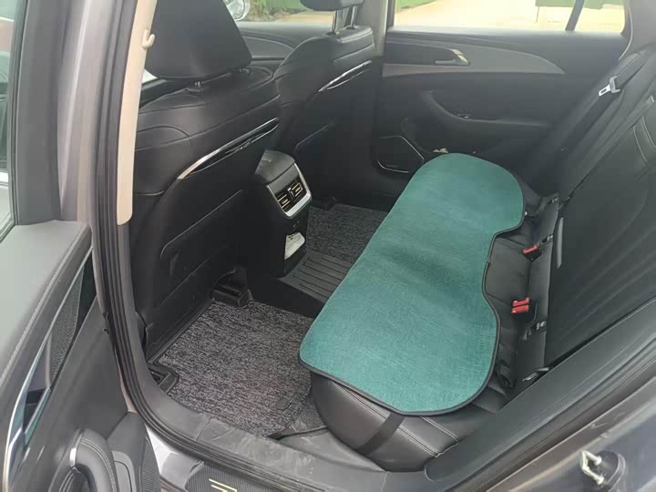 Фото 5 - Hongqi H5