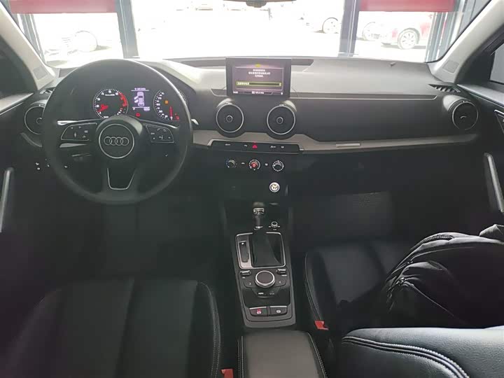 Фото 10 - Audi Q2L