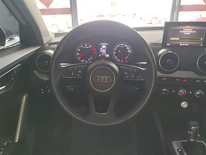 Фото 11 - Audi Q2L