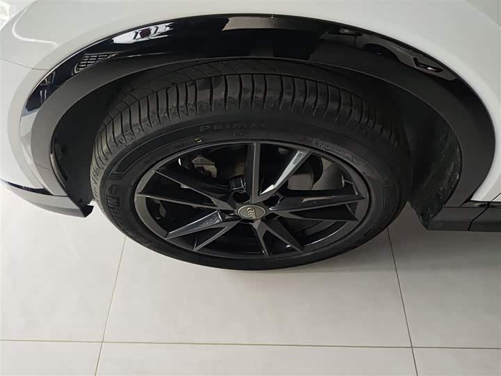 Фото 23 - Audi Q2L