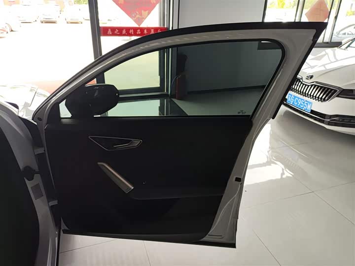 Фото 26 - Audi Q2L