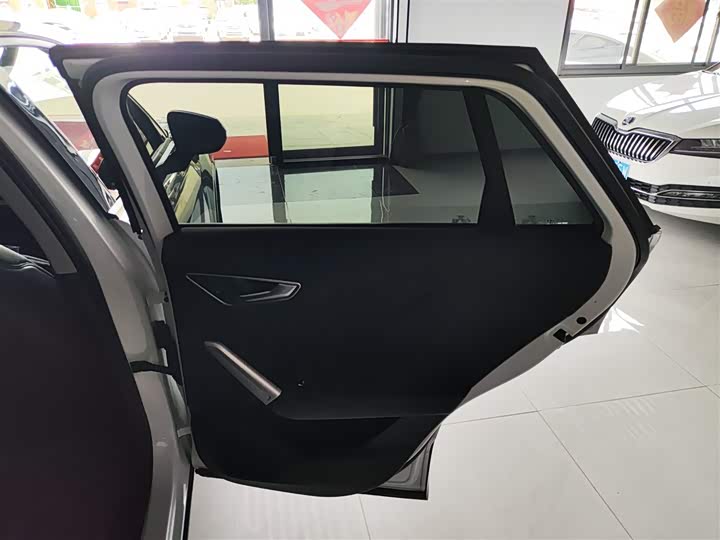 Фото 27 - Audi Q2L