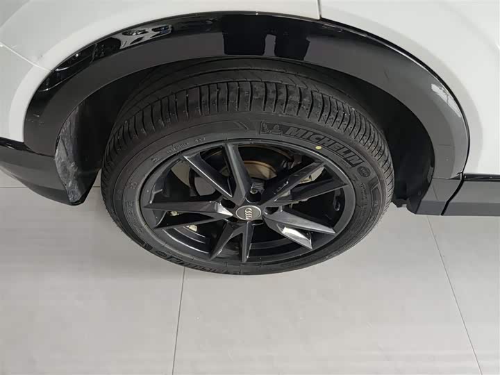 Фото 30 - Audi Q2L