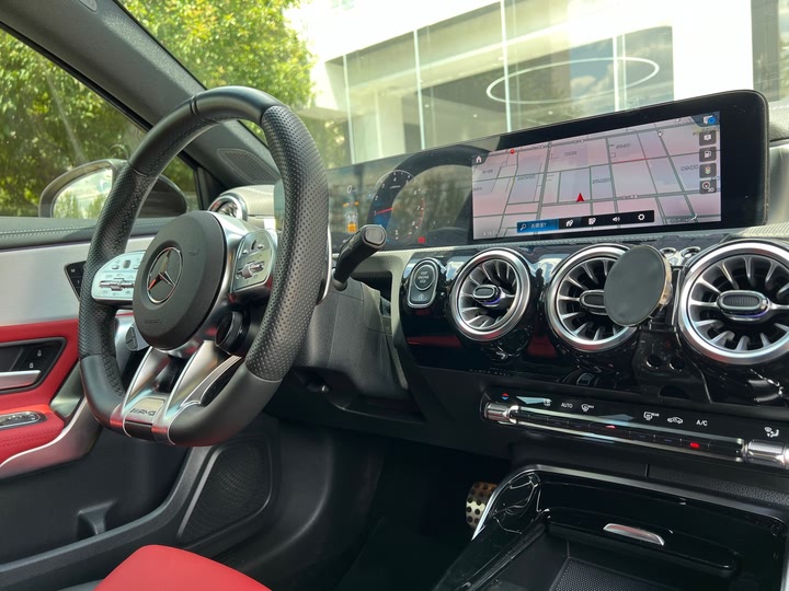 Фото 11 - Mercedes-Benz A-Class AMG