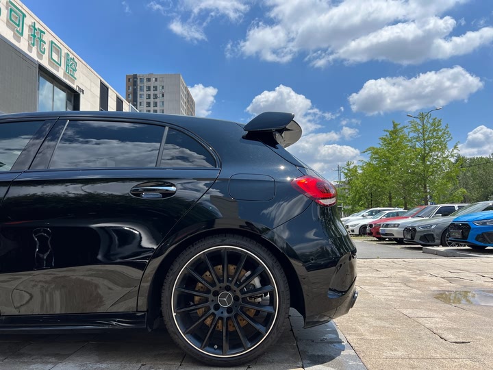 Фото 17 - Mercedes-Benz A-Class AMG