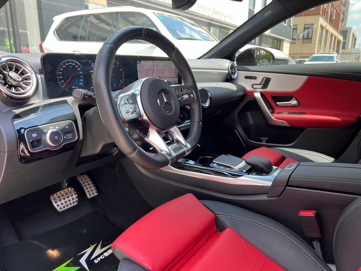 Фото 7 - Mercedes-Benz A-Class AMG