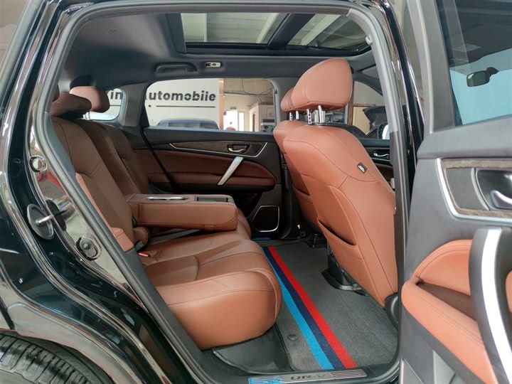 Фото 11 - Honda UR-V