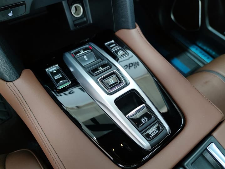 Фото 14 - Honda UR-V